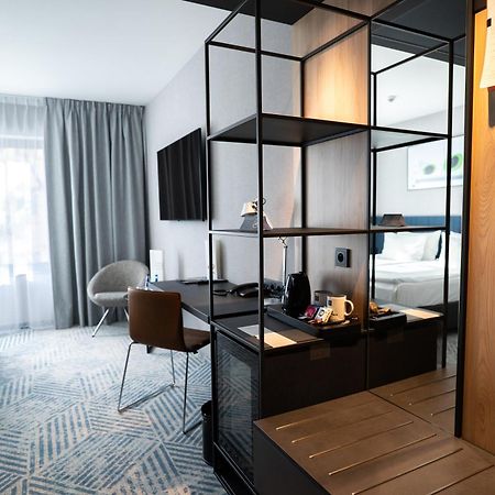 คิว โฮเทล พลัส วรอสวาฟ Hotel วรอตซวาฟ ภายนอก รูปภาพ